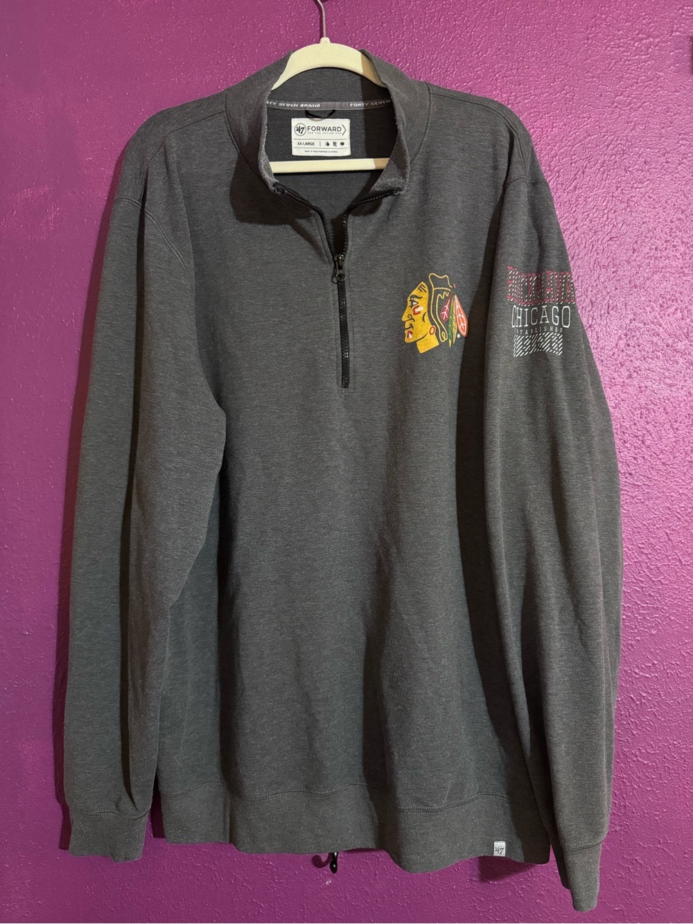 47 Brand Men’s Chicago Blackhawks Charcoal Gray Quarter-Zip Pullover